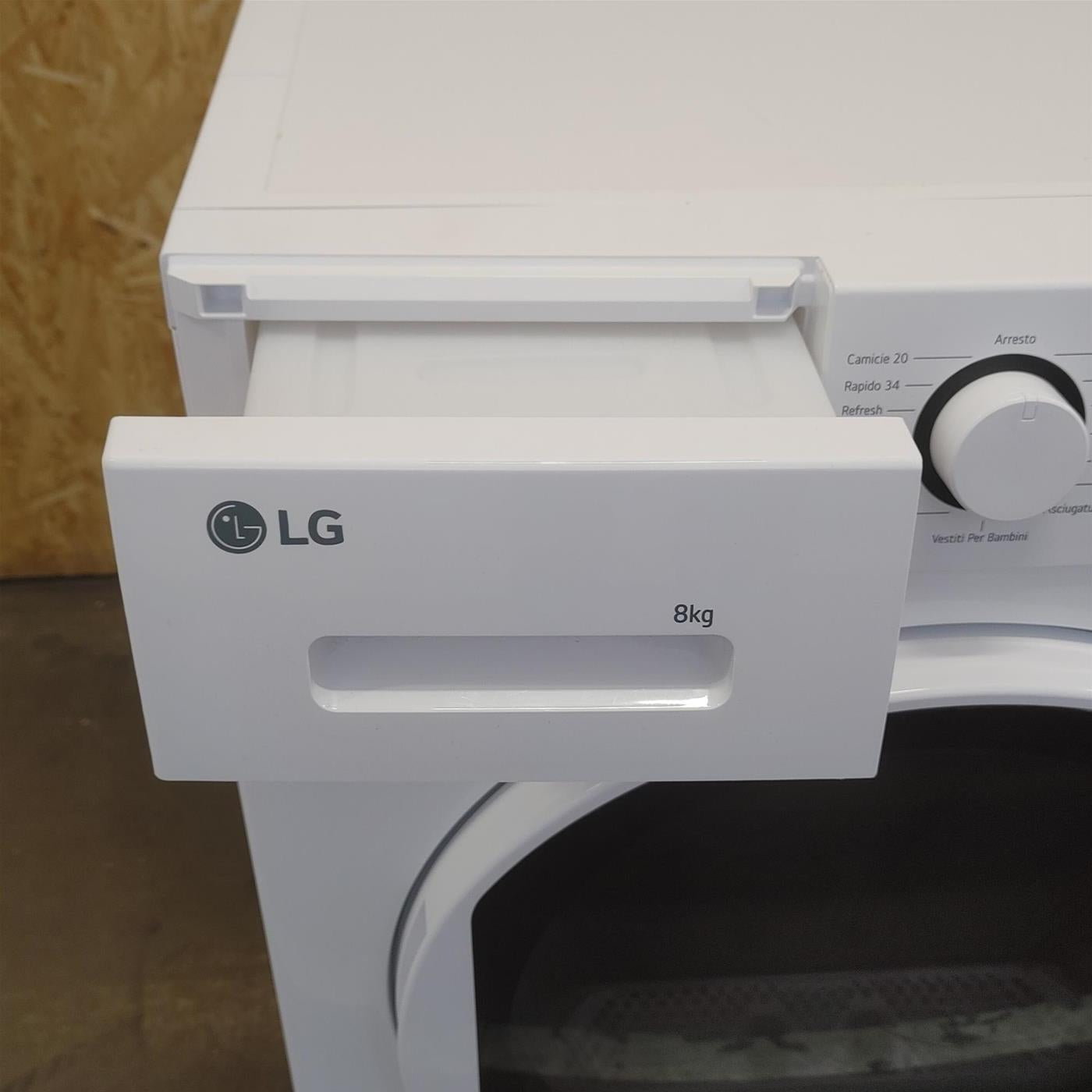 LG Asciugatrice RH80M3AV6R Capacità 8Kg, Classe A++, Tecnologia a Pompa di Calore