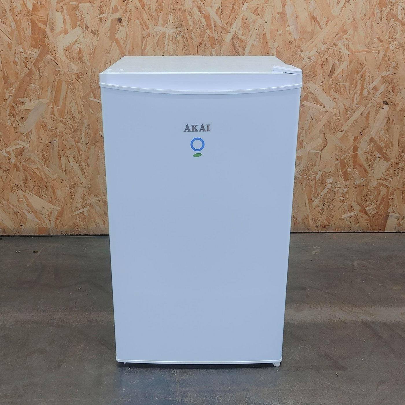 Akai AKFR106L frigorifero Libera installazione 91 LF Bianco