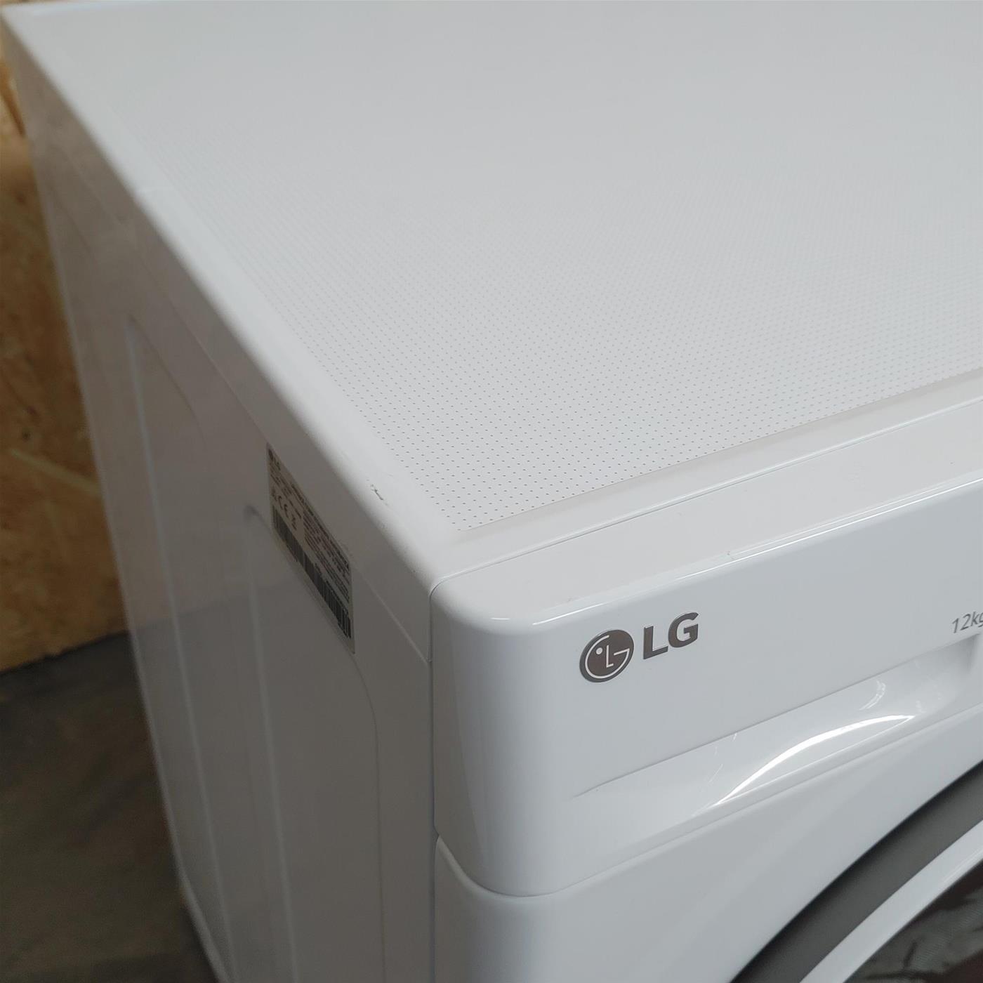 LG F4WV312S0E Lavatrice Intelligente AIDD 12kg Vapore 1400 Giri/min Carica frontale Classe B