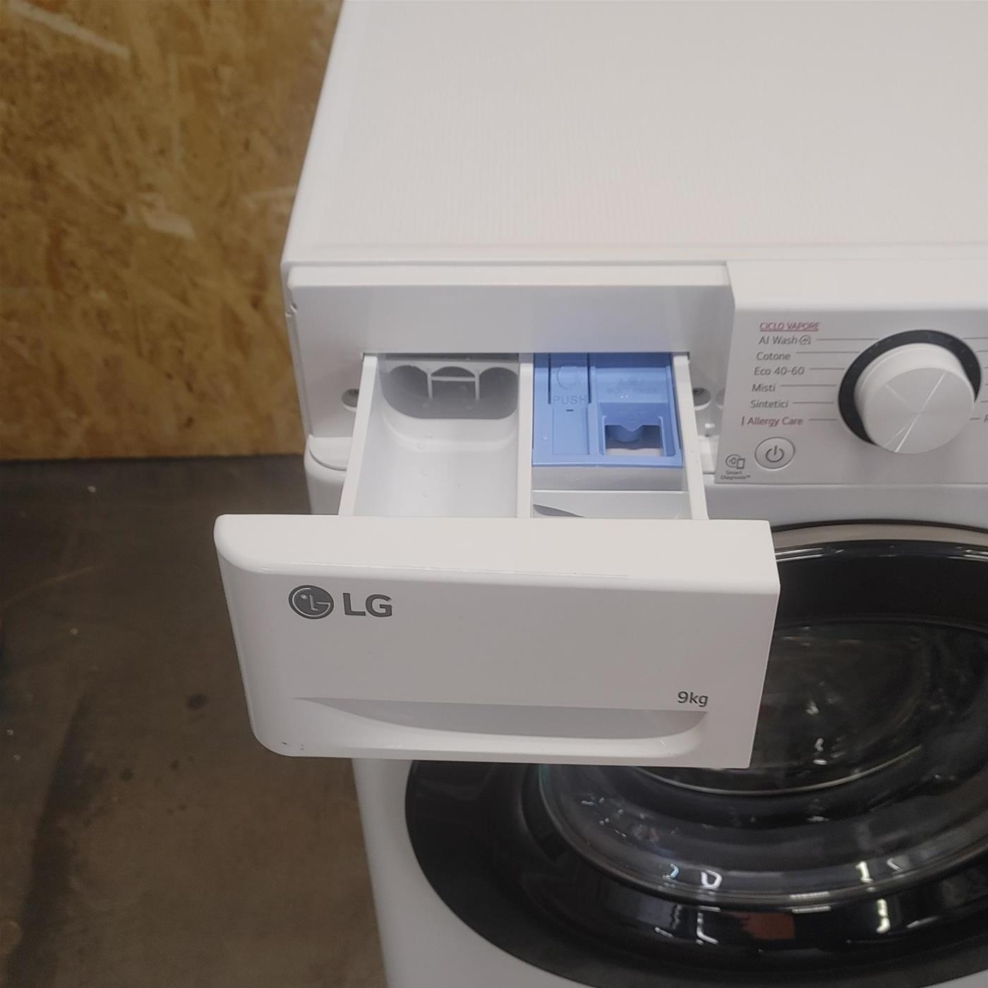 Lavatrice LG F4R3009NSWB Carica frontale 9 kg 1400 Giri/min Bianco