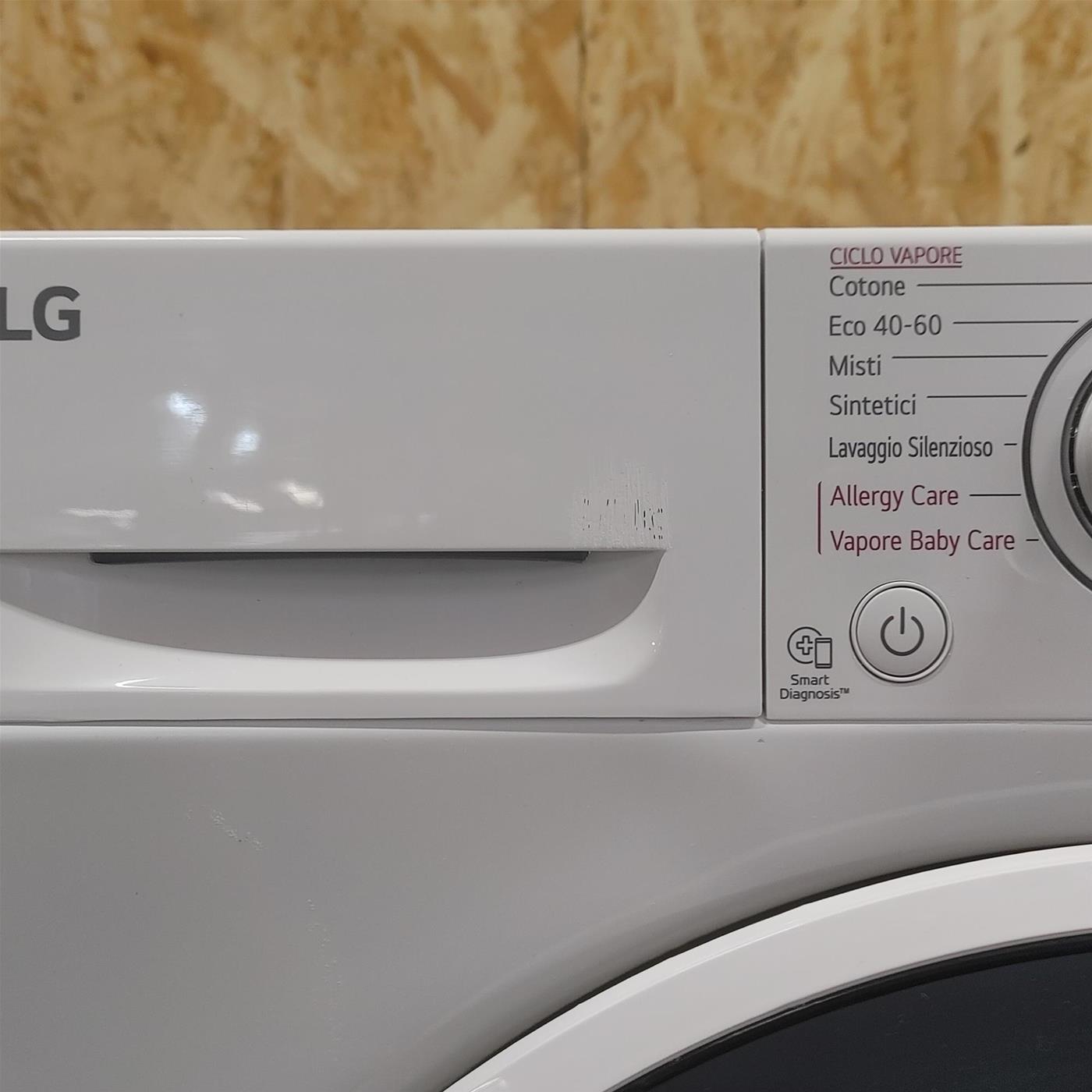 Lavatrice LG F2WV3S7SHE Caricamento frontale 7 kg 1200 Giri/min Bianco