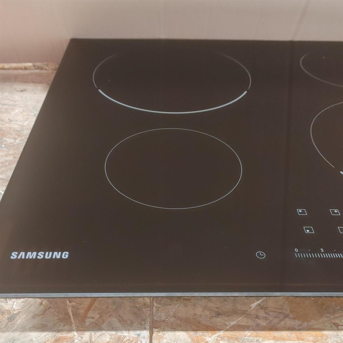 Samsung NZ64T3707AK Nero Da incasso 60 cm Piano cottura a induzione 4 Fornello(i)